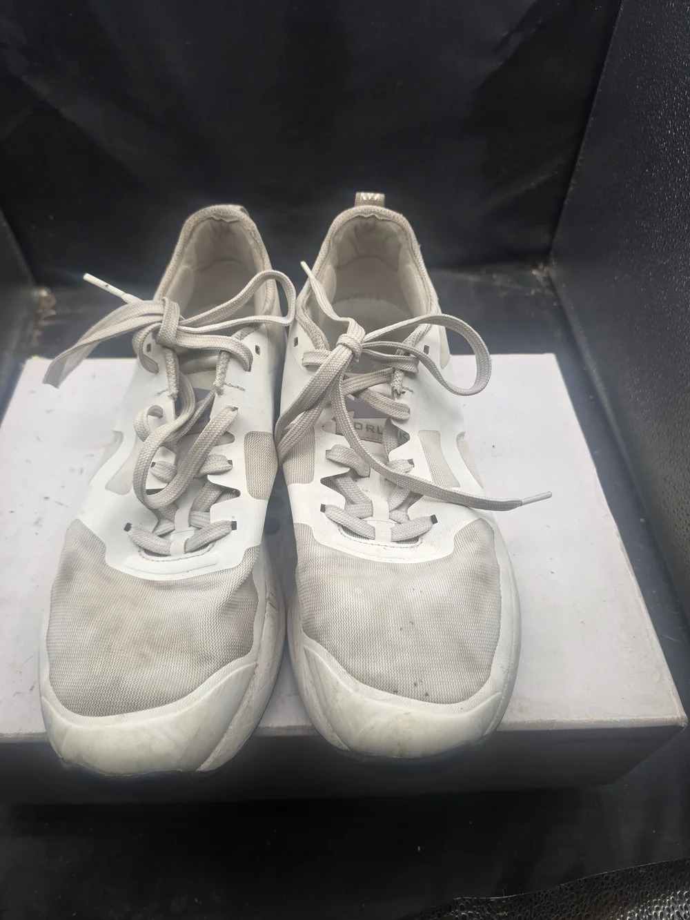 Men’s Athletic Sneakers - White/Grey Lightweight Performance‎